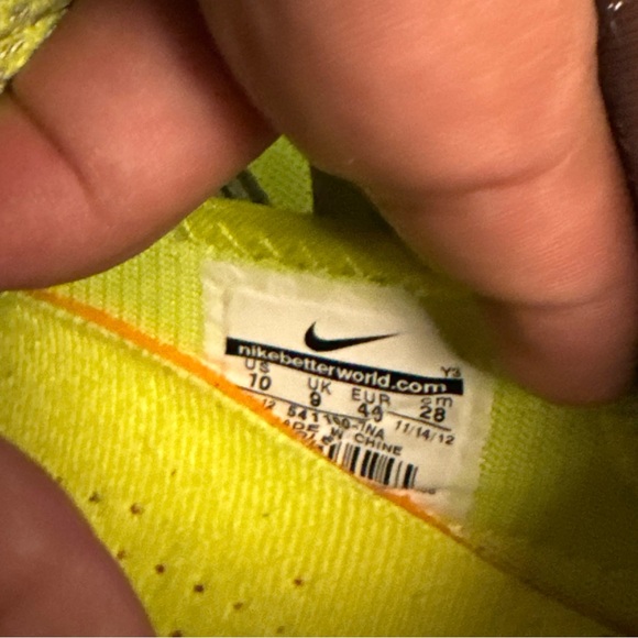 Nike Neon Yellow Sneakers with Orange Detail - Picture 2 of 8